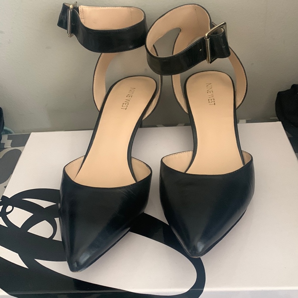 Woman’s Nine West Black Shoes - Picture 1 of 3